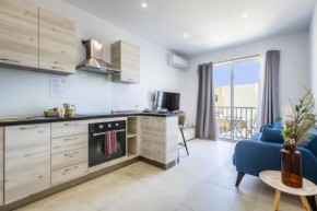 Serafina's Apartment 5 min walk from St Julians